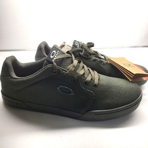 Olive Green Oakley Canvas Flyers